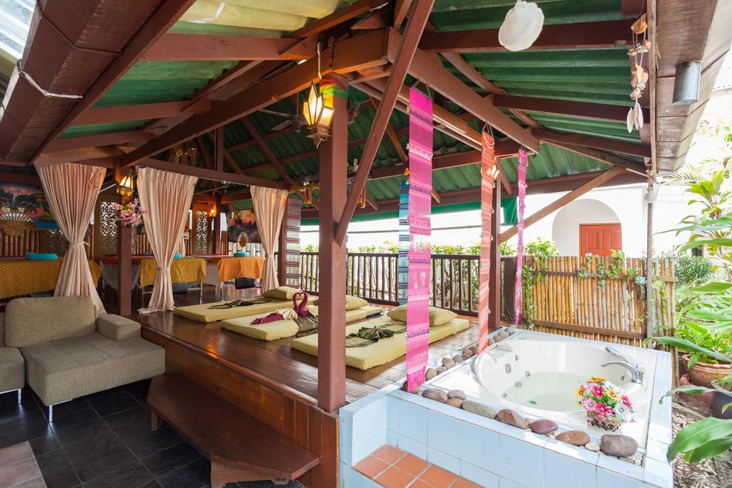 The Expat Hotel Patong Kültér fotó