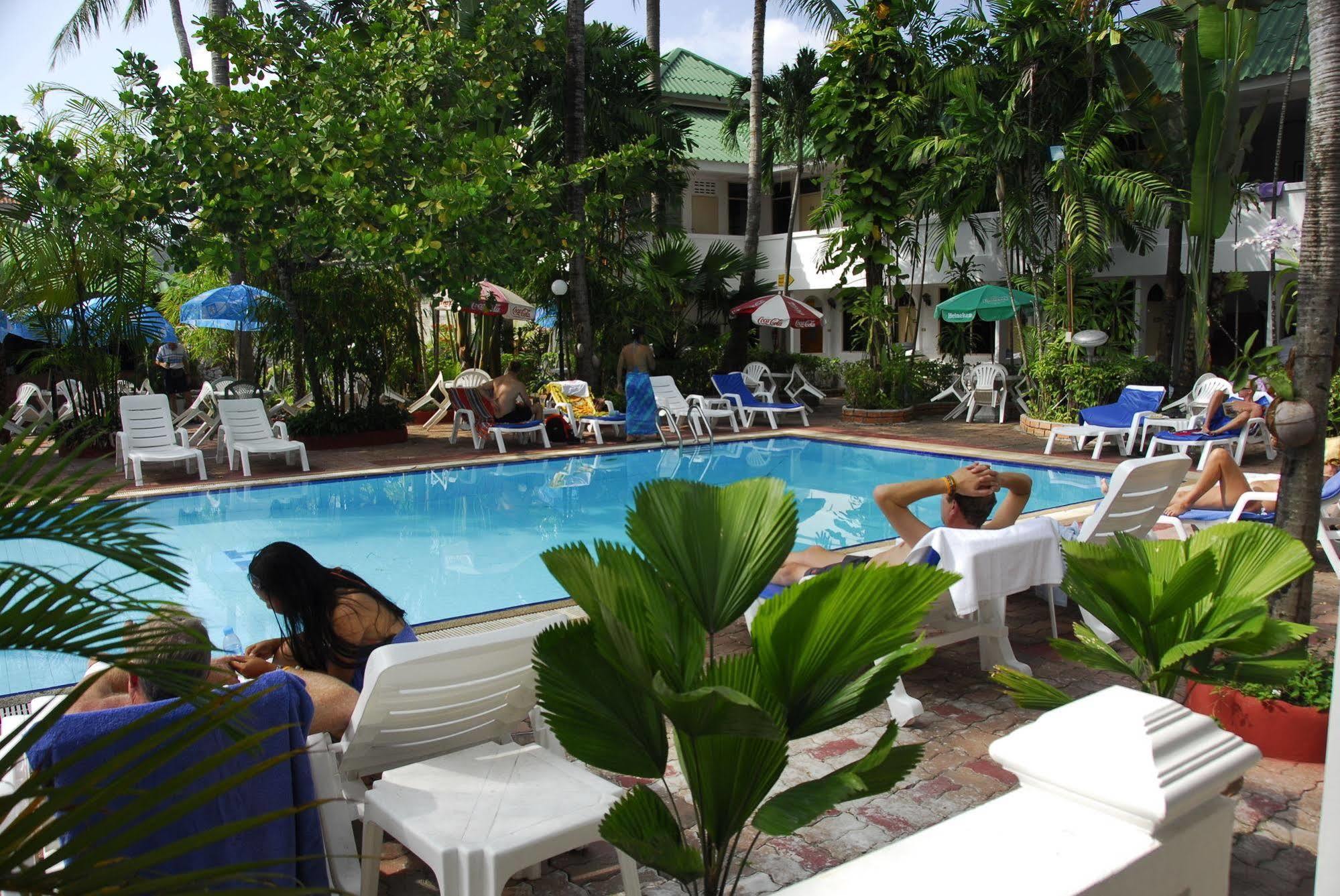 The Expat Hotel Patong Kültér fotó